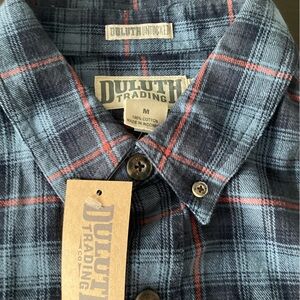 NWT Duluth Men’s Free Swinging untucked plaid flannel button down shirt blue M